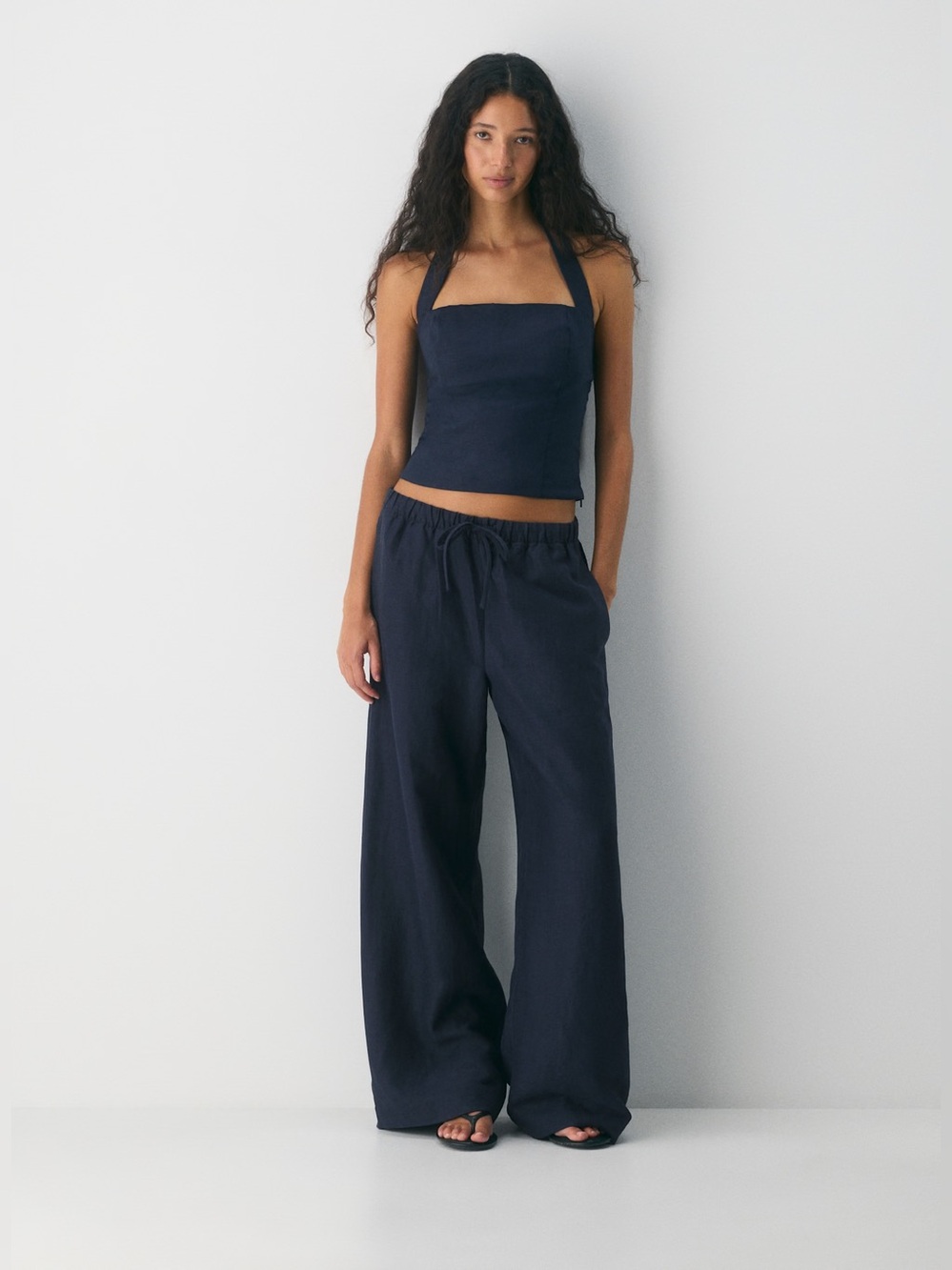 Aritzia Wilfred Whisper Linen Halter Top